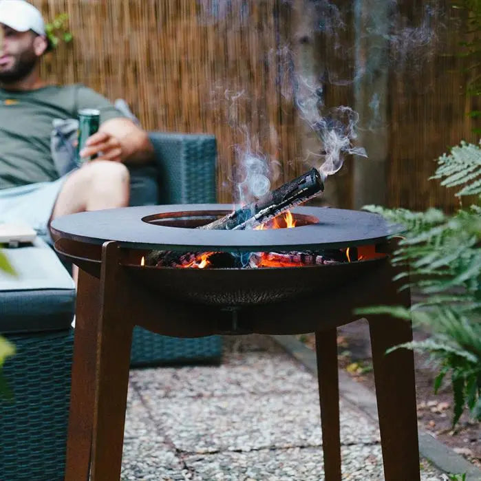 Grill mit Standfüßen, Grillrost & Plancha - Aquigarden